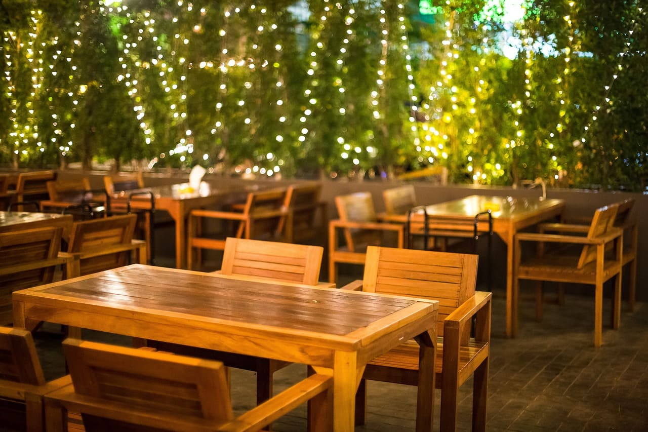 empty resturant waiting for its guests